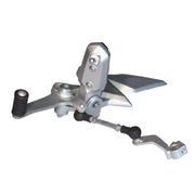 SOPORTE PEDALIN DELANTERO IZQUIERDO COMPLETO ORIGINAL VOGE 300 AC6