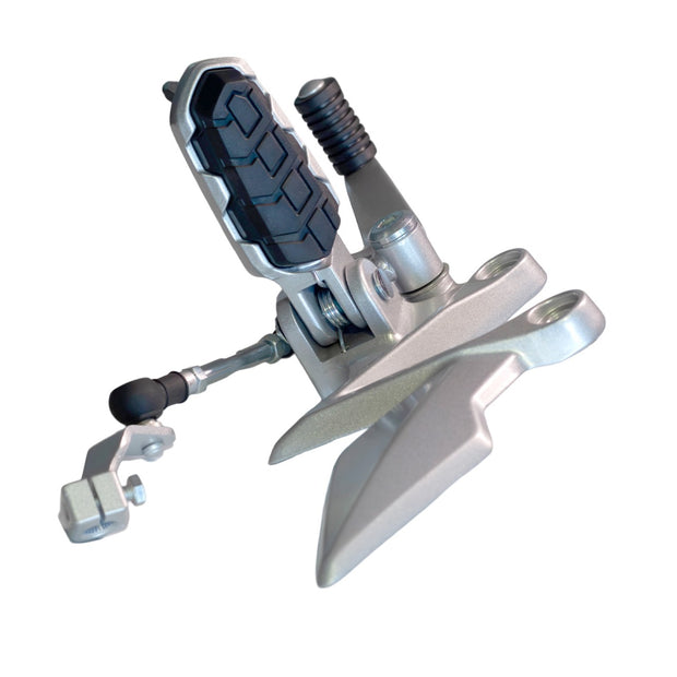 SOPORTE PEDALIN DELANTERO IZQUIERDO COMPLETO ORIGINAL VOGE 300 AC6